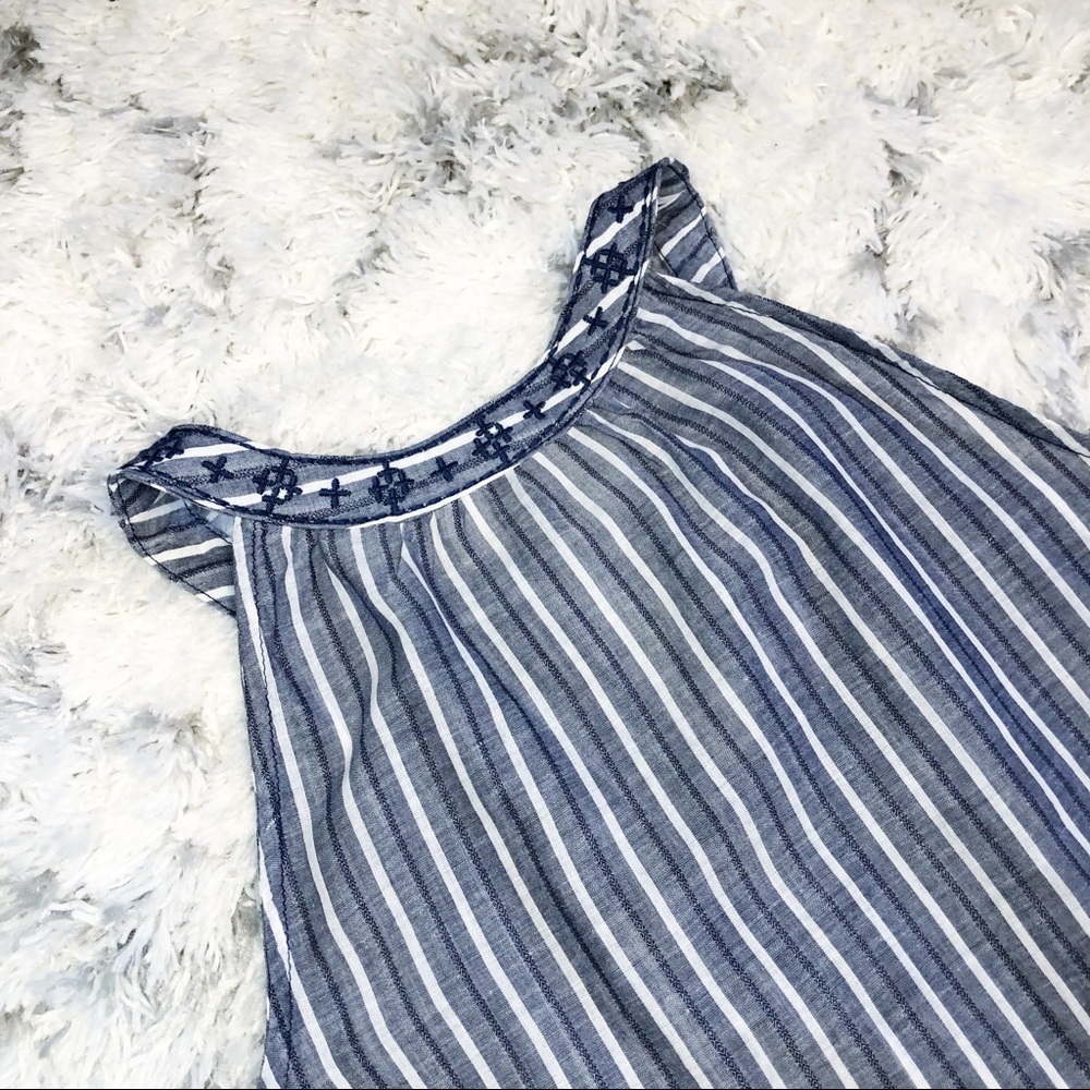 Universal Thread Embroidered Split Neck Tank - Picture 9 of 10